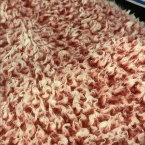 Meet your Posher, Leticia